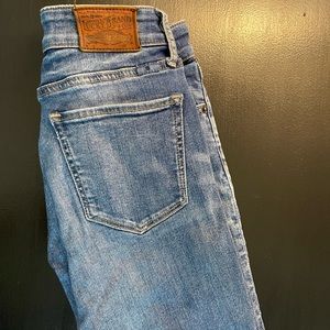 Size 0 cropped lucky brand jeans